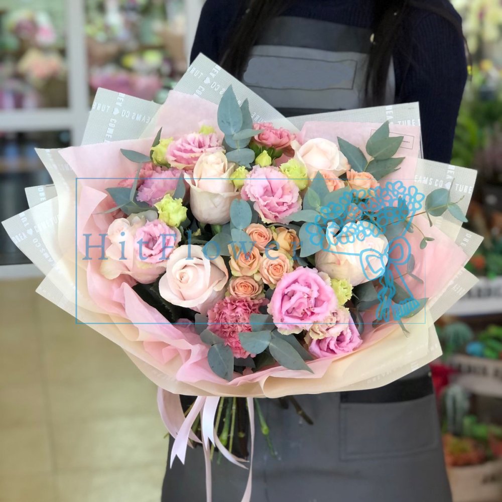 Букет цветов из: Розы, Лизиантусы и Гвоздики